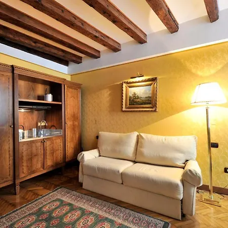 Caerano Di San Marco Sleeps 11 Air Con Apartment Venice